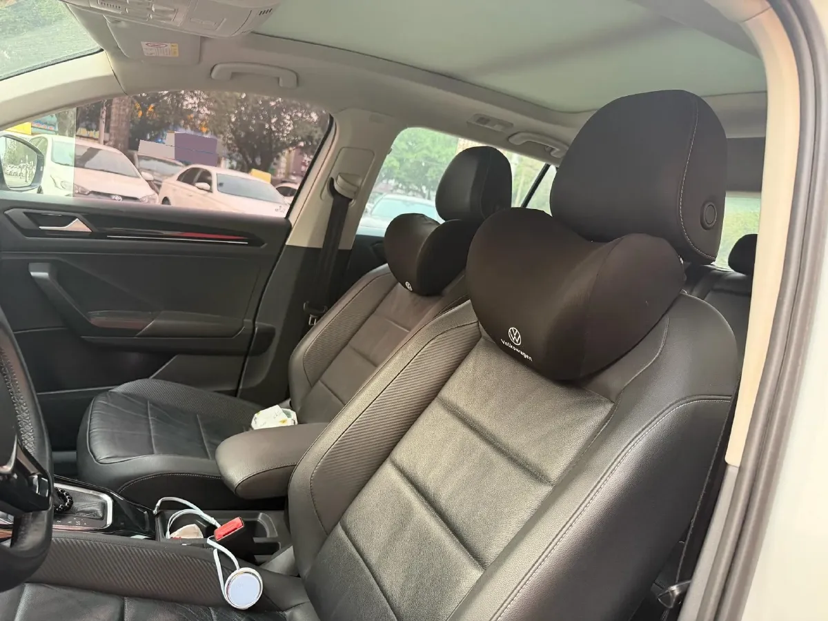 2019 Volkswagen T-Roc 1.4T 150HP L4 7DCT,autocango,china used car exporter,china ev exporter,chinese used car exporter,chinese used ev exporter