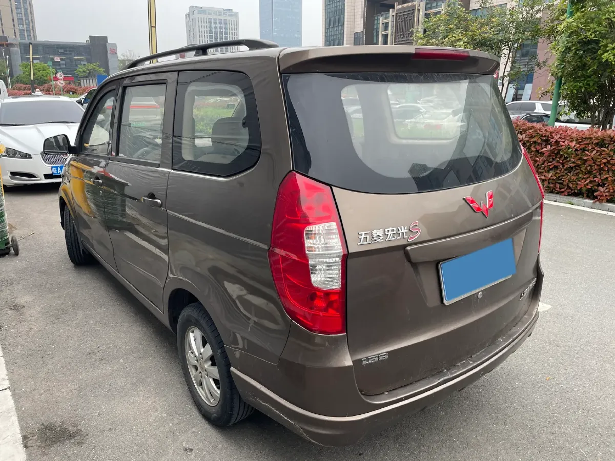 2018 WuLing HongGuang 1.5L 105HP L4 5MT,autocango,china used car exporter,china ev exporter,chinese used car exporter,chinese used ev exporter