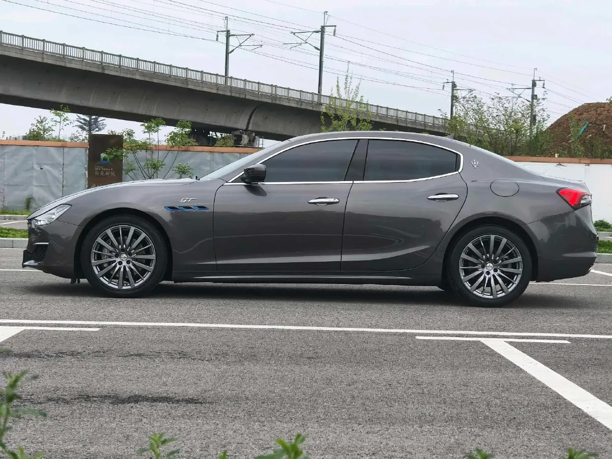 2022 Audi Q7 2.0T 245HP L4 8AT,autocango,china used car exporter,china ev exporter,chinese used car exporter,chinese used ev exporter