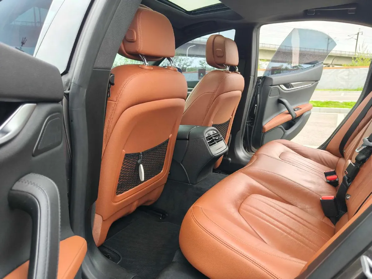 2022 Audi Q7 2.0T 245HP L4 8AT,autocango,china used car exporter,china ev exporter,chinese used car exporter,chinese used ev exporter