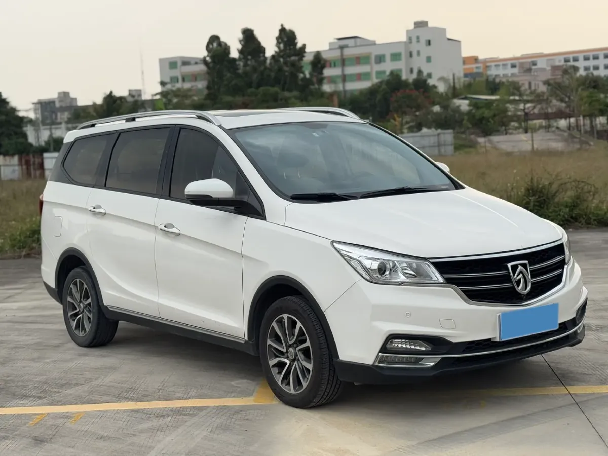 2019 BaoJun 730 1.5T 151HP L4 CVT,autocango,china used car exporter,china ev exporter,chinese used car exporter,chinese used ev exporter