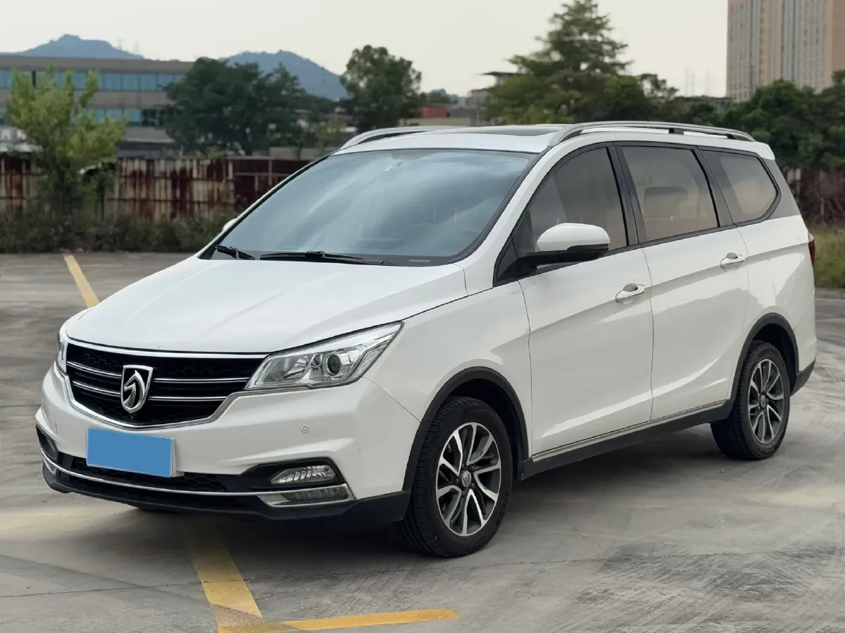 2019 BaoJun 730 1.5T 151HP L4 CVT,autocango,china used car exporter,china ev exporter,chinese used car exporter,chinese used ev exporter