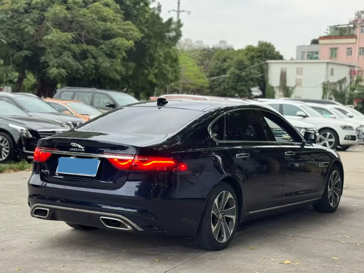 2021 Jaguar XFL 2.0T 200HP L4 8AT,autocango,china used car exporter,china ev exporter,chinese used car exporter,chinese used ev exporter