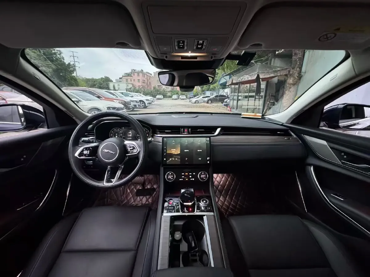 2021 Jaguar XFL 2.0T 200HP L4 8AT,autocango,china used car exporter,china ev exporter,chinese used car exporter,chinese used ev exporter