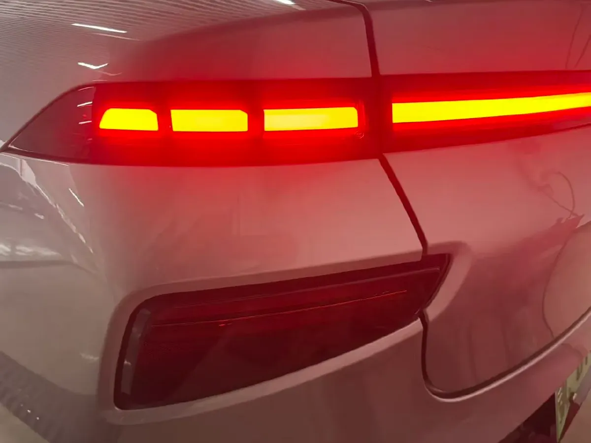 2023 Xpeng P7 BEV 70.8KWH,autocango,china used car exporter,china ev exporter,chinese used car exporter,chinese used ev exporter