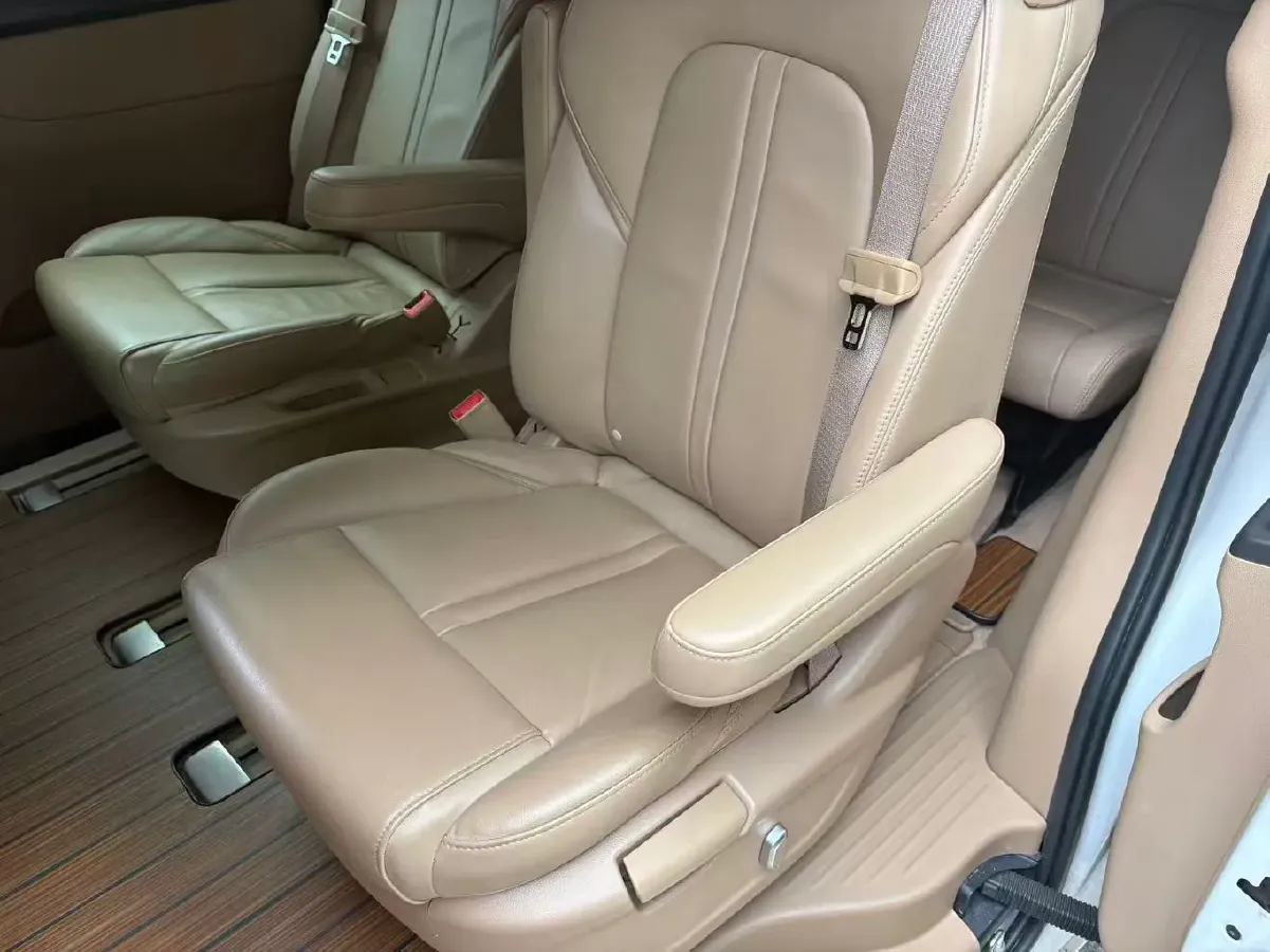 2021 Buick GL8 2.0T 237HP L4 9AT,autocango,china used car exporter,china ev exporter,chinese used car exporter,chinese used ev exporter