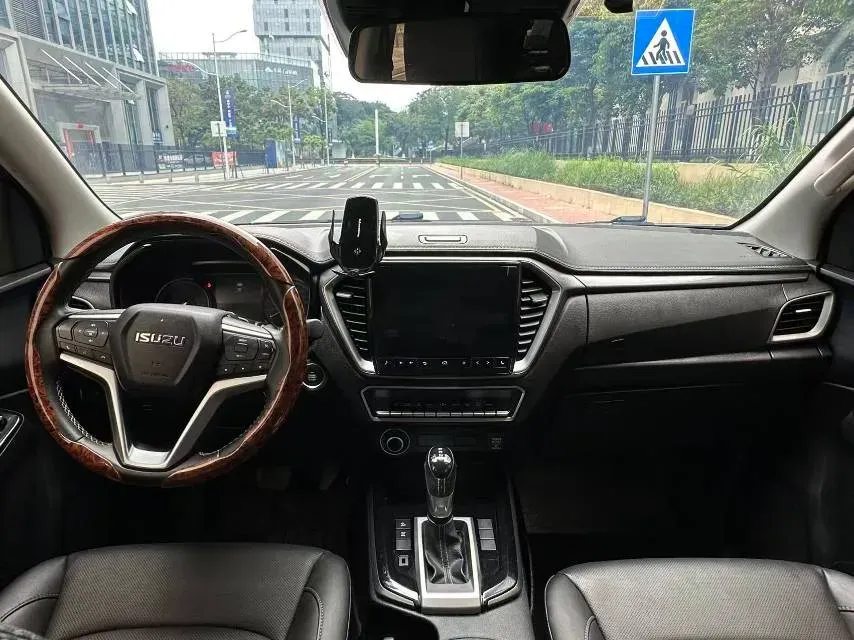 2021 Isuzu D-MAX 1.9T 163HP L4 6AT,autocango,china used car exporter,china ev exporter,chinese used car exporter,chinese used ev exporter
