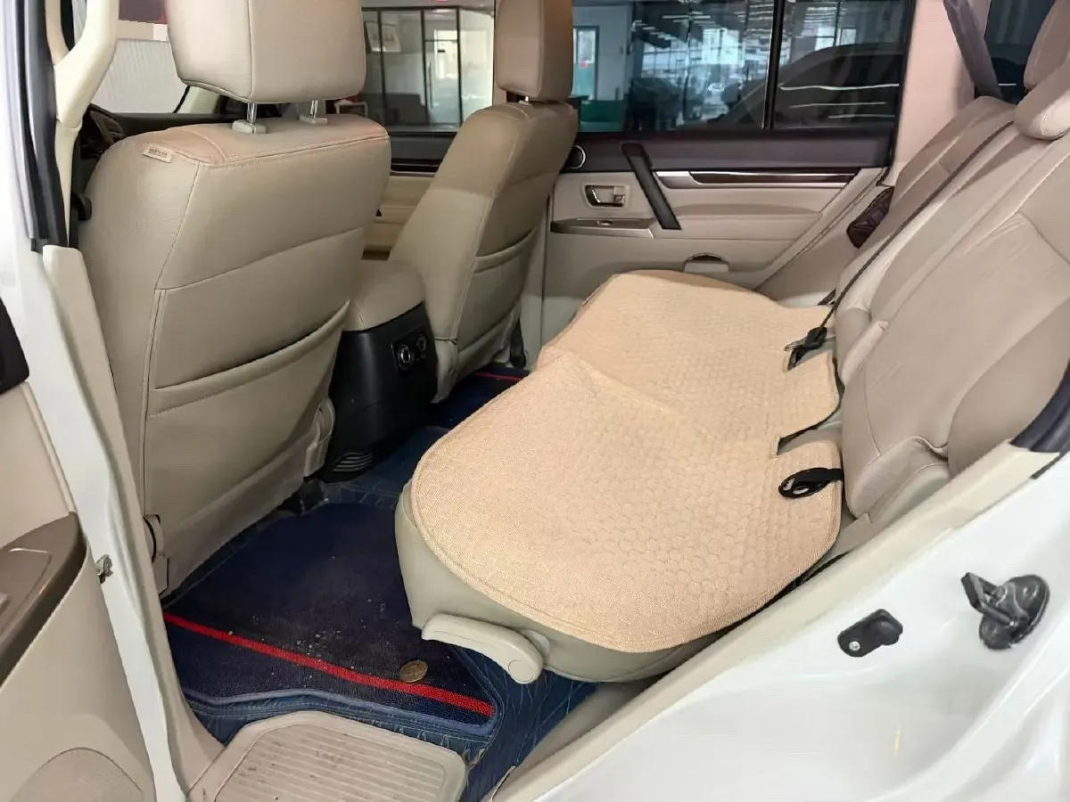 2018 Mitsubishi Pajero 3.0L 174HP V6 5AT,autocango,china used car exporter,china ev exporter,chinese used car exporter,chinese used ev exporter