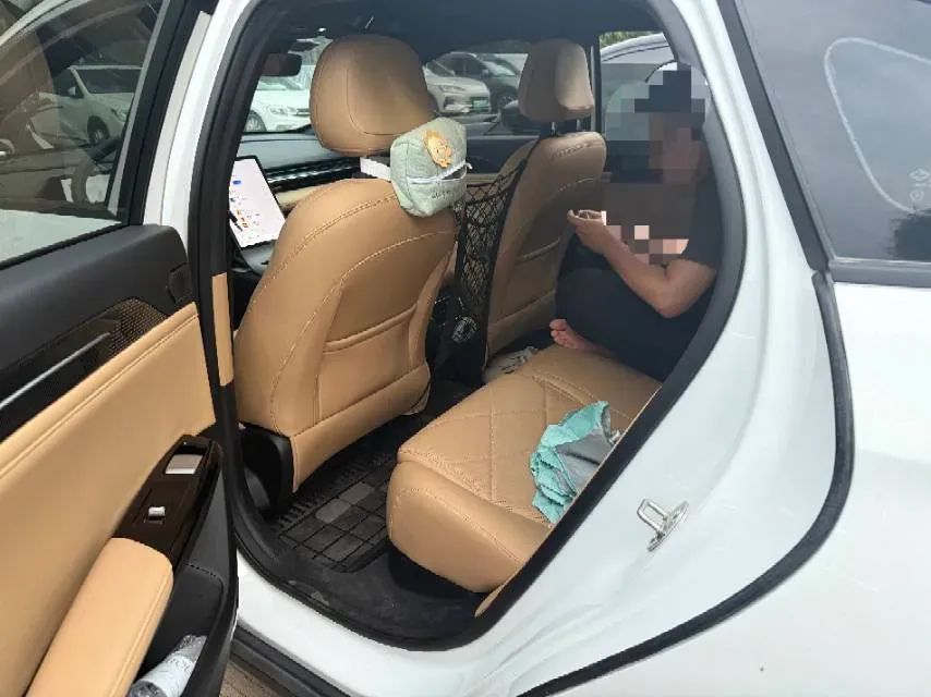 2023 Geely Galaxy L6 1.5T 163HP L4 3DHT PHEV,autocango,china used car exporter,china ev exporter,chinese used car exporter,chinese used ev exporter