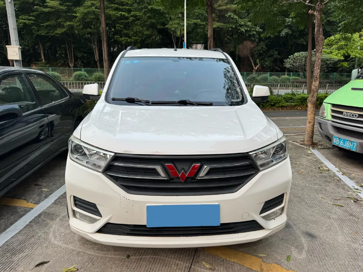 2018 WuLing HongGuang 1.5L 105HP L4 5MT,autocango,china used car exporter,china ev exporter,chinese used car exporter,chinese used ev exporter