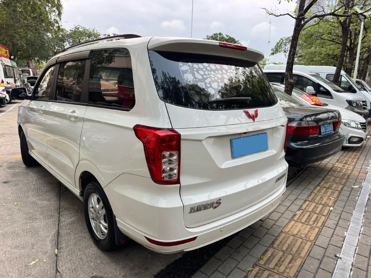 2018 WuLing HongGuang 1.5L 105HP L4 5MT,autocango,china used car exporter,china ev exporter,chinese used car exporter,chinese used ev exporter