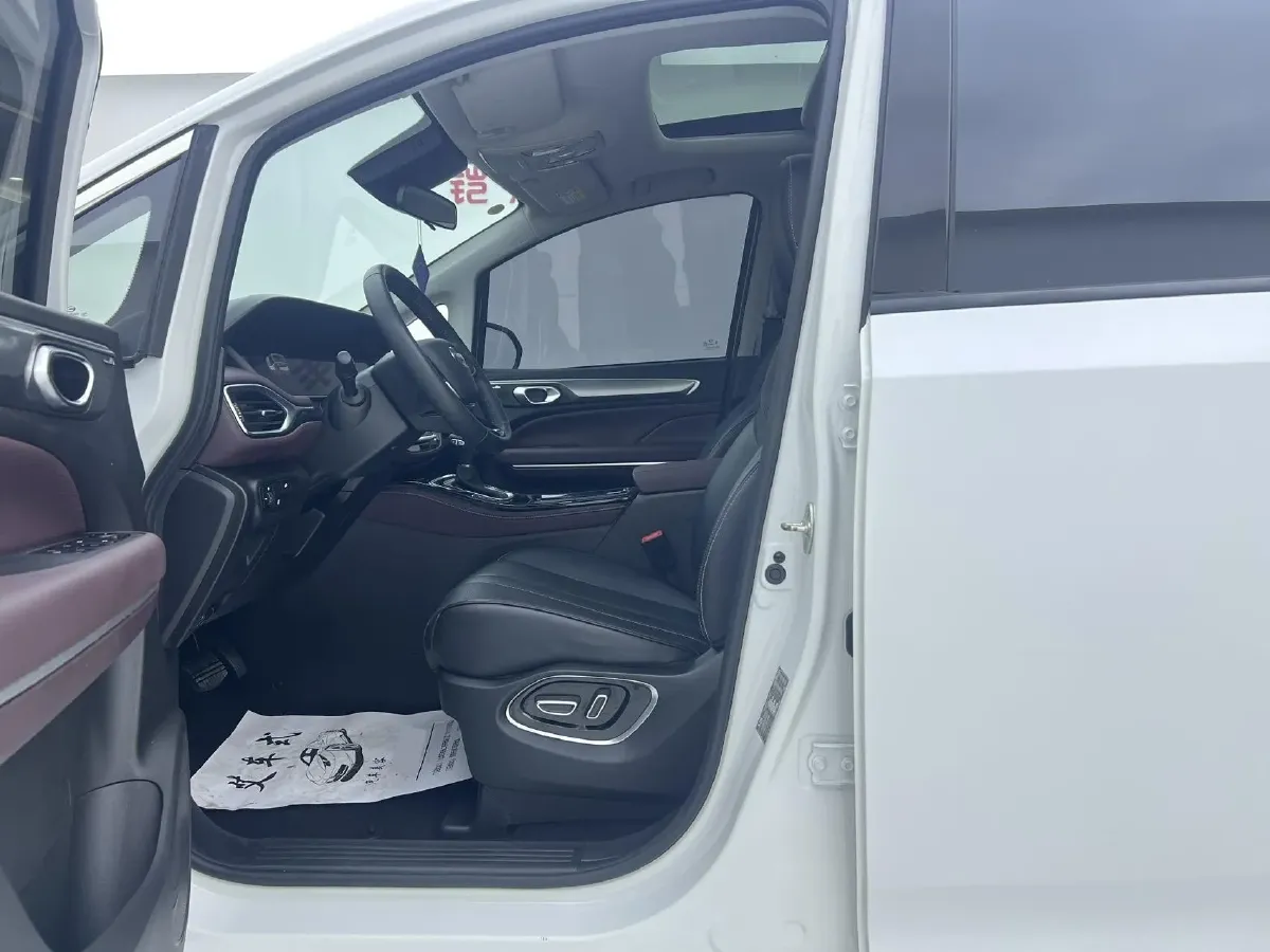 2023 GAC Trumpchi M6 1.5T 177HP L4 7DCT,autocango,china used car exporter,china ev exporter,chinese used car exporter,chinese used ev exporter