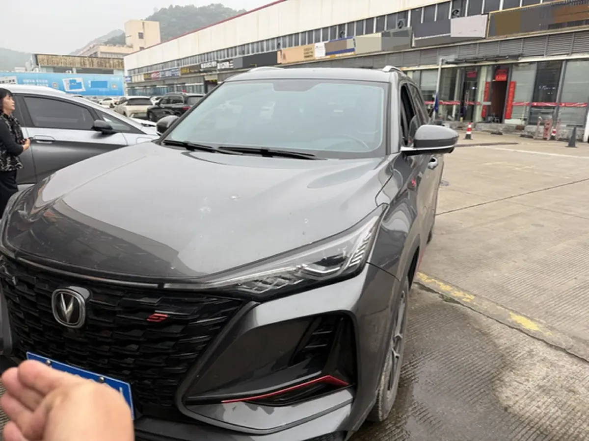 2022 ChangAn CS75 Plus 1.5T 188HP L4 8AT,autocango,china used car exporter,china ev exporter,chinese used car exporter,chinese used ev exporter