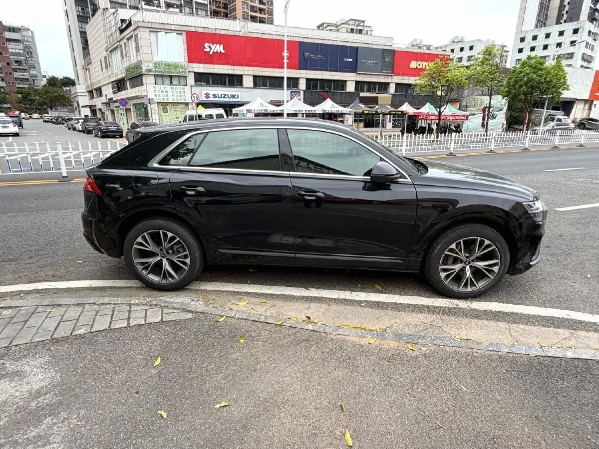 2022 Audi Q8 3.0T 340HP V6 8AT,autocango,china used car exporter,china ev exporter,chinese used car exporter,chinese used ev exporter