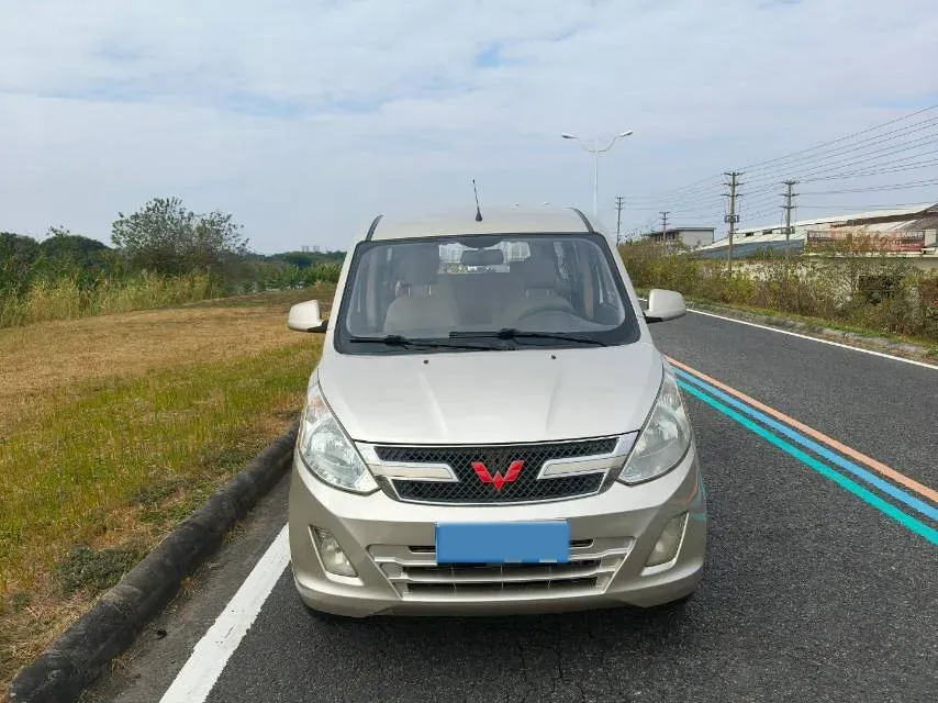 2016 WuLing RongGuang V 1.5L 112HP L4 5MT,autocango,china used car exporter,china ev exporter,chinese used car exporter,chinese used ev exporter