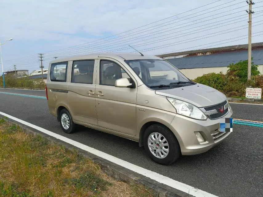 2016 WuLing RongGuang V 1.5L 112HP L4 5MT,autocango,china used car exporter,china ev exporter,chinese used car exporter,chinese used ev exporter