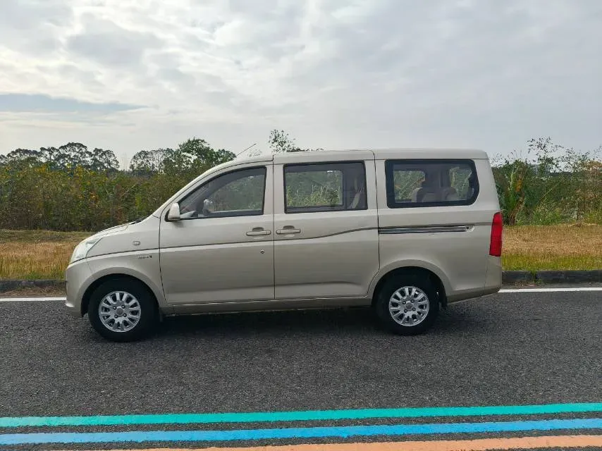 2016 WuLing RongGuang V 1.5L 112HP L4 5MT,autocango,china used car exporter,china ev exporter,chinese used car exporter,chinese used ev exporter