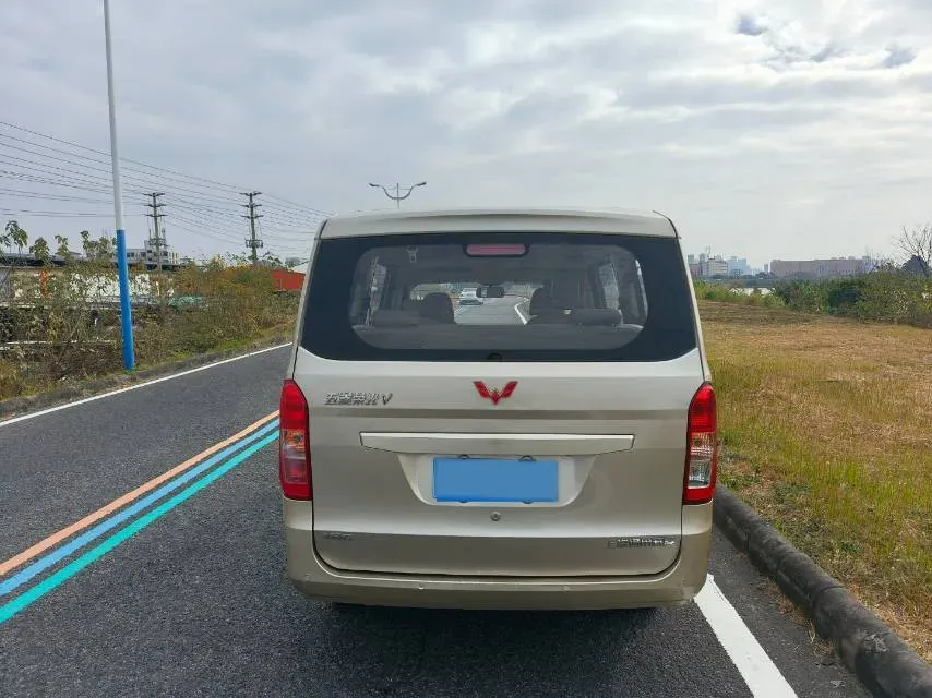 2016 WuLing RongGuang V 1.5L 112HP L4 5MT,autocango,china used car exporter,china ev exporter,chinese used car exporter,chinese used ev exporter