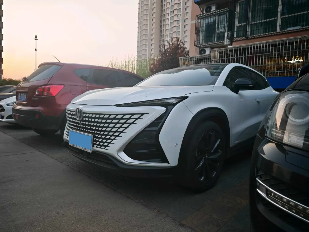 2020 ChangAn UNI-T 1.5T 180HP L4 7DCT,autocango,china used car exporter,china ev exporter,chinese used car exporter,chinese used ev exporter