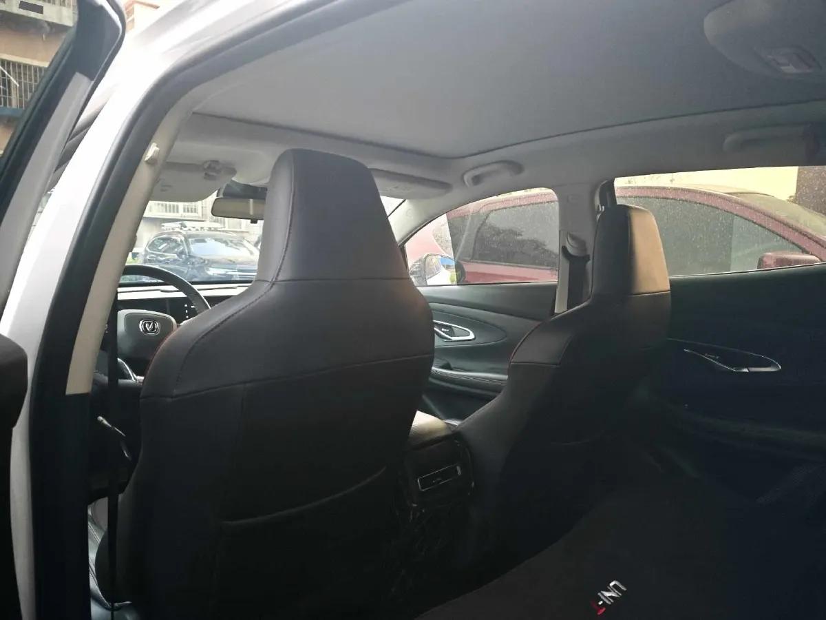 2020 ChangAn UNI-T 1.5T 180HP L4 7DCT,autocango,china used car exporter,china ev exporter,chinese used car exporter,chinese used ev exporter