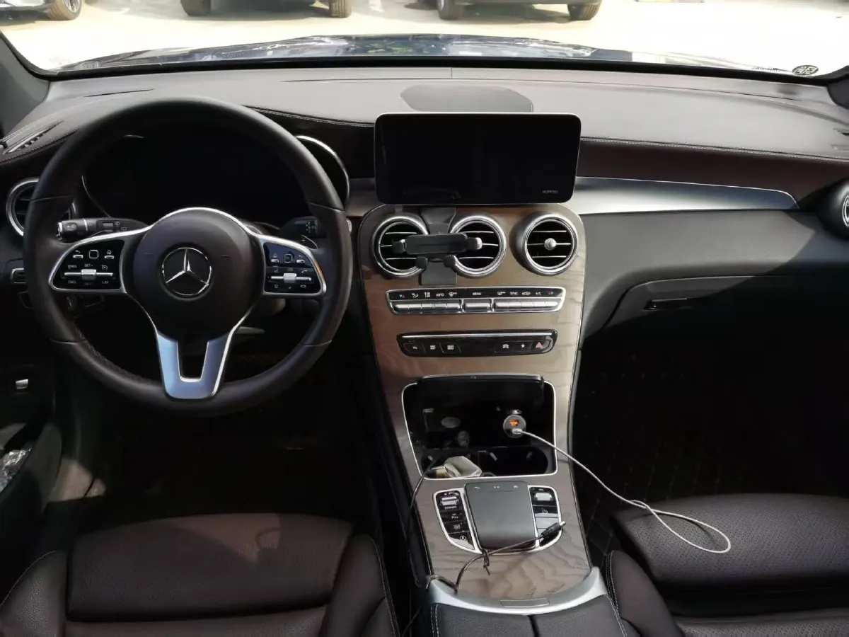 2020 Mercedes-Benz GLC Class 2.0T 258HP L4 9AT,autocango,china used car exporter,china ev exporter,chinese used car exporter,chinese used ev exporter