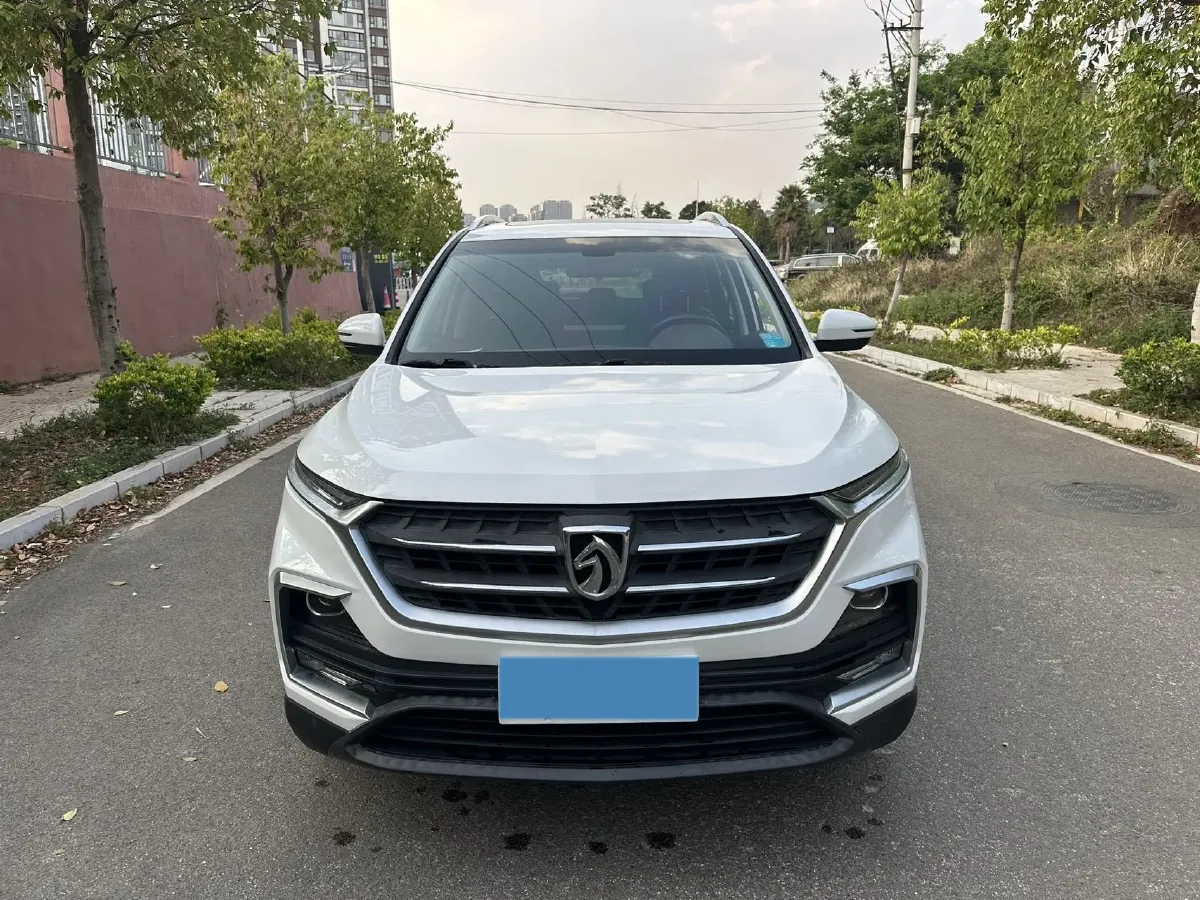 2018 BaoJun 530 1.5T 150HP L4 6MT,autocango,china used car exporter,china ev exporter,chinese used car exporter,chinese used ev exporter