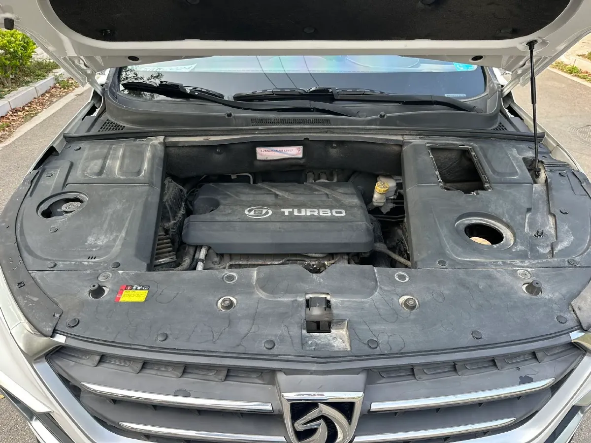 2018 BaoJun 530 1.5T 150HP L4 6MT,autocango,china used car exporter,china ev exporter,chinese used car exporter,chinese used ev exporter