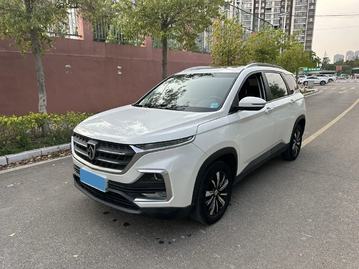 2018 BaoJun 530 1.5T 150HP L4 6MT,autocango,china used car exporter,china ev exporter,chinese used car exporter,chinese used ev exporter
