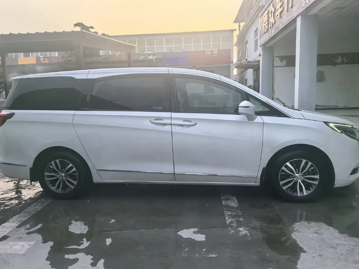 2018 Buick GL8 2.0T 260HP L4 6AT,autocango,china used car exporter,china ev exporter,chinese used car exporter,chinese used ev exporter