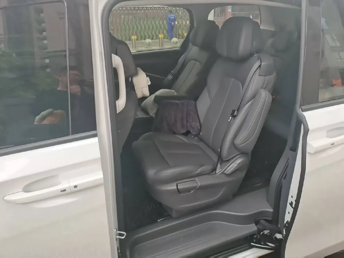 2025 Buick GL8 1.5T 180HP L4 2DHT PHEV,autocango,china used car exporter,china ev exporter,chinese used car exporter,chinese used ev exporter