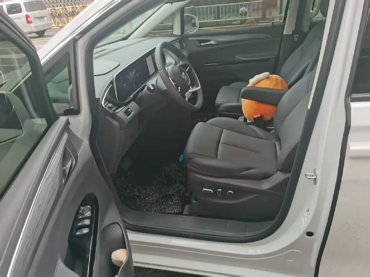 2025 Buick GL8 1.5T 180HP L4 2DHT PHEV,autocango,china used car exporter,china ev exporter,chinese used car exporter,chinese used ev exporter