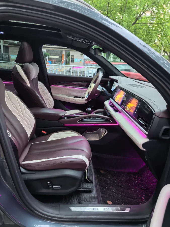 2021 Geely Monjaro 2.0T 218HP L4 7DCT,autocango,china used car exporter,china ev exporter,chinese used car exporter,chinese used ev exporter