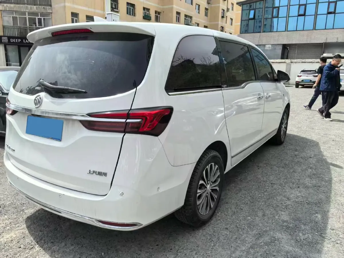 2022 Buick GL8 2.0T 237HP L4 9AT,autocango,china used car exporter,china ev exporter,chinese used car exporter,chinese used ev exporter