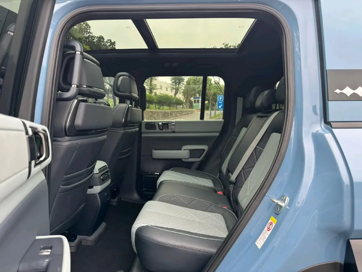 2023 FangChengBao Bao 5 1.5T 194HP L4 E-CVT PHEV 31.8KWH,autocango,china used car exporter,china ev exporter,chinese used car exporter,chinese used ev exporter