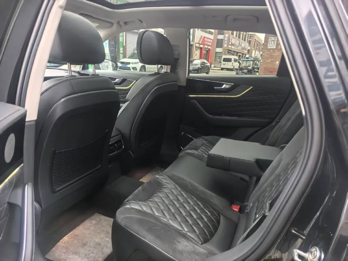 2019 HongQi HS5 2.0T 224HP L4 6AT,autocango,china used car exporter,china ev exporter,chinese used car exporter,chinese used ev exporter