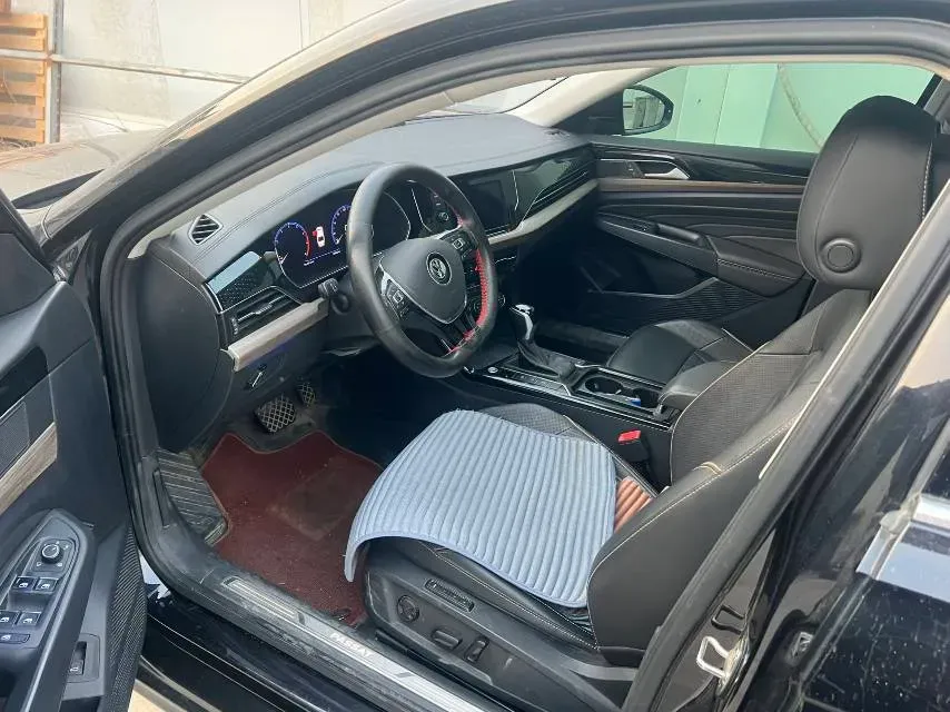 2019 Volvo V40 1.5T 152HP L4 6AT,autocango,china used car exporter,china ev exporter,chinese used car exporter,chinese used ev exporter