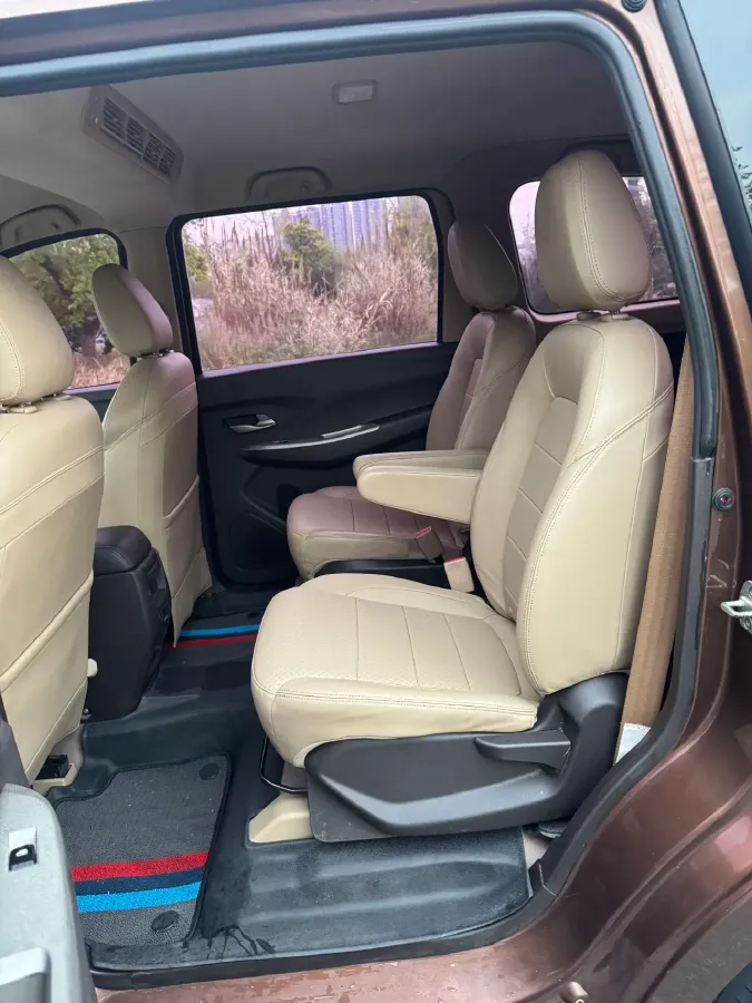 2018 WuLing HongGuang 1.5L 105HP L4 5MT,autocango,china used car exporter,china ev exporter,chinese used car exporter,chinese used ev exporter