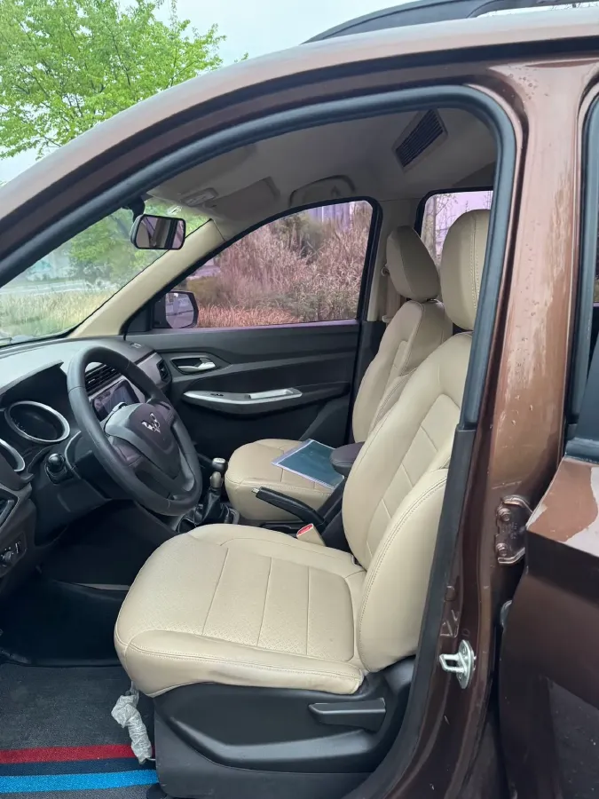 2018 WuLing HongGuang 1.5L 105HP L4 5MT,autocango,china used car exporter,china ev exporter,chinese used car exporter,chinese used ev exporter