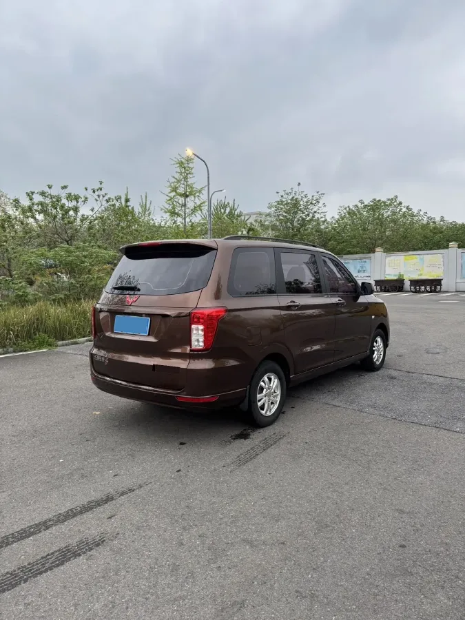2018 WuLing HongGuang 1.5L 105HP L4 5MT,autocango,china used car exporter,china ev exporter,chinese used car exporter,chinese used ev exporter
