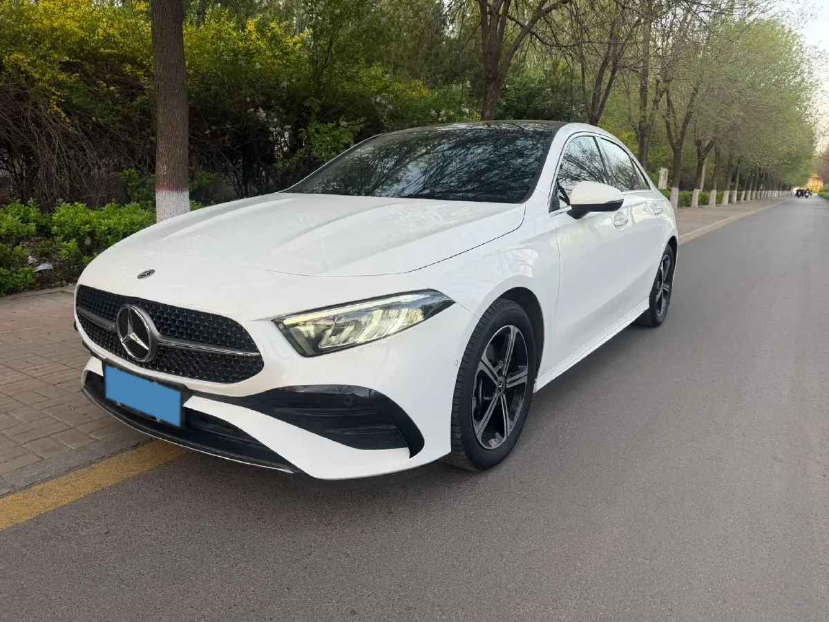 2023 Mercedes-Benz A Class 1.3T 163HP L4 7DCT,autocango,china used car exporter,china ev exporter,chinese used car exporter,chinese used ev exporter