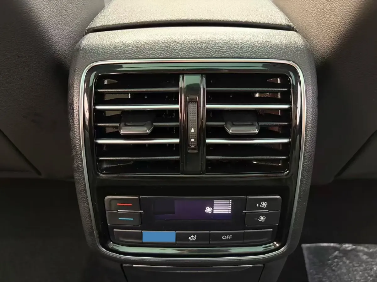 2019 Volkswagen Magotan 2.0T 186HP L4 7DCT,autocango,china used car exporter,china ev exporter,chinese used car exporter,chinese used ev exporter