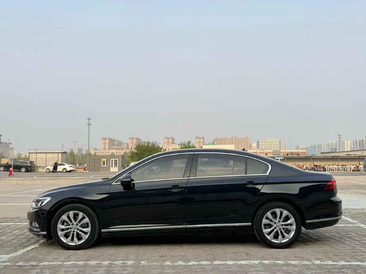 2019 Volkswagen Magotan 2.0T 186HP L4 7DCT,autocango,china used car exporter,china ev exporter,chinese used car exporter,chinese used ev exporter