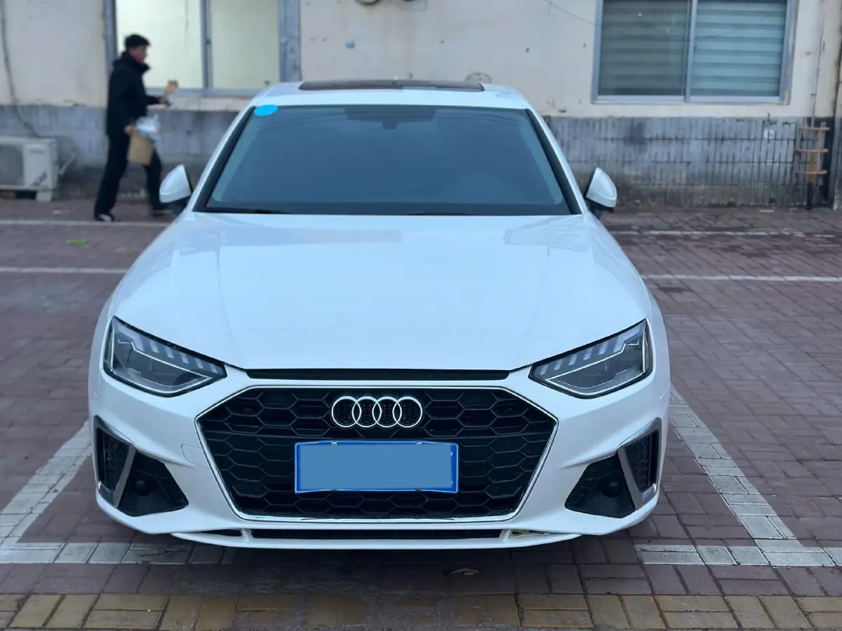 2024 Audi A4L 2.0T 190HP L4 7DCT,autocango,china used car exporter,china ev exporter,chinese used car exporter,chinese used ev exporter