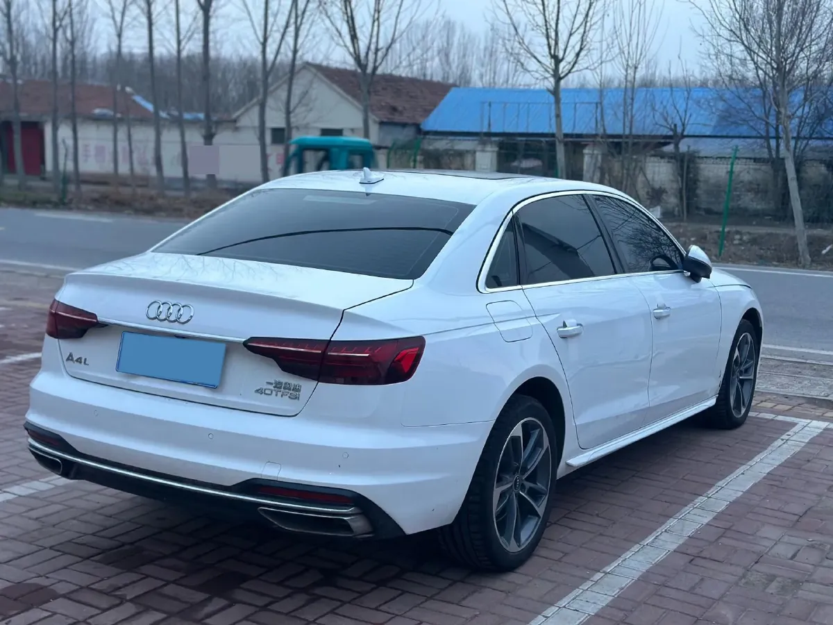 2024 Audi A4L 2.0T 190HP L4 7DCT,autocango,china used car exporter,china ev exporter,chinese used car exporter,chinese used ev exporter