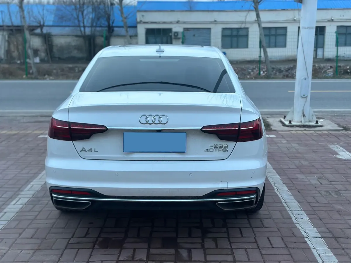 2024 Audi A4L 2.0T 190HP L4 7DCT,autocango,china used car exporter,china ev exporter,chinese used car exporter,chinese used ev exporter