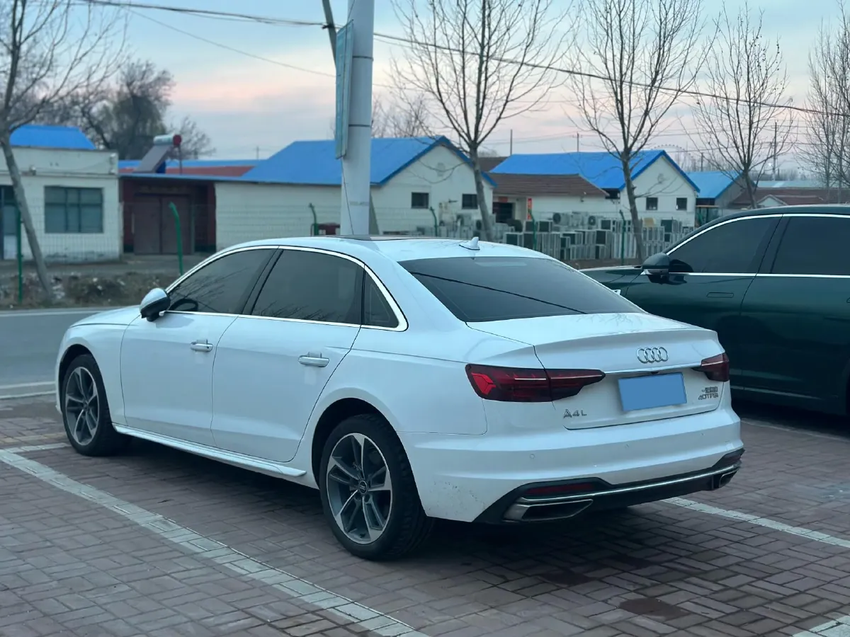 2024 Audi A4L 2.0T 190HP L4 7DCT,autocango,china used car exporter,china ev exporter,chinese used car exporter,chinese used ev exporter
