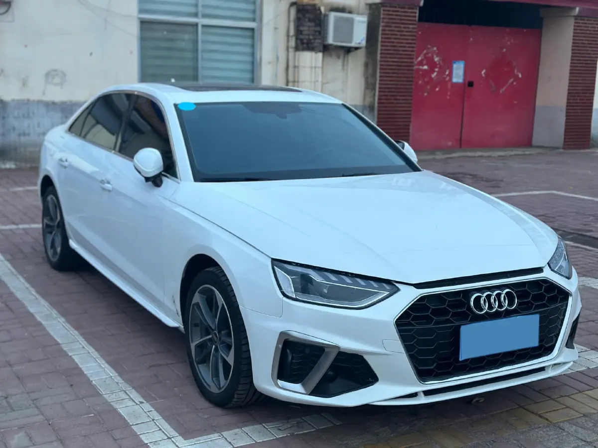 2024 Audi A4L 2.0T 190HP L4 7DCT,autocango,china used car exporter,china ev exporter,chinese used car exporter,chinese used ev exporter