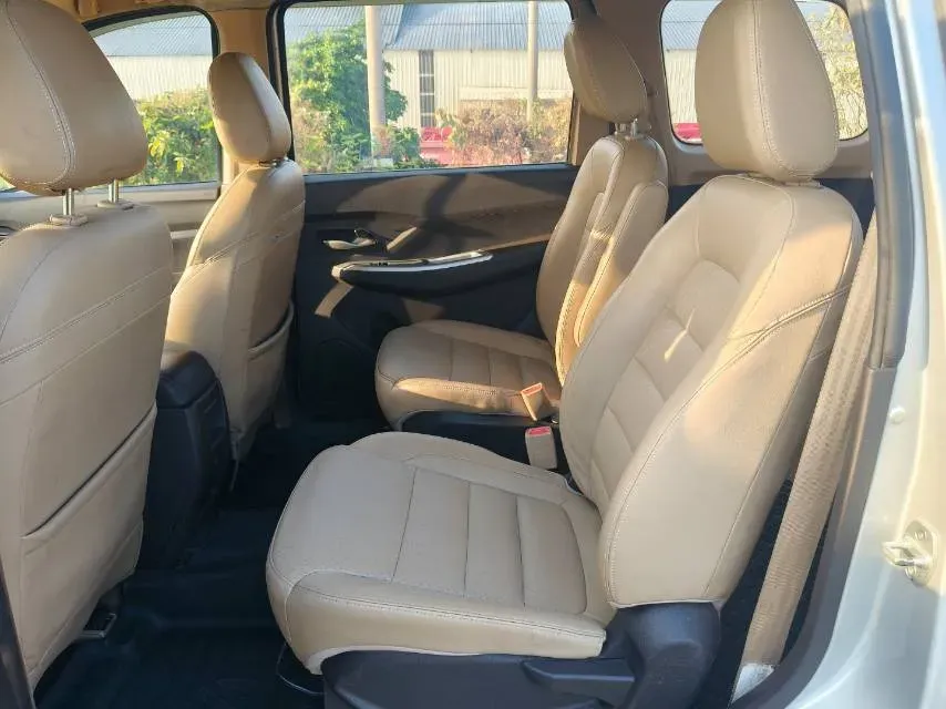 2018 WuLing HongGuang 1.5L 105HP L4 5MT,autocango,china used car exporter,china ev exporter,chinese used car exporter,chinese used ev exporter