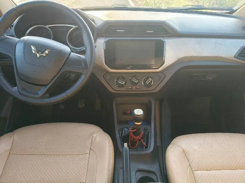 2018 WuLing HongGuang 1.5L 105HP L4 5MT,autocango,china used car exporter,china ev exporter,chinese used car exporter,chinese used ev exporter