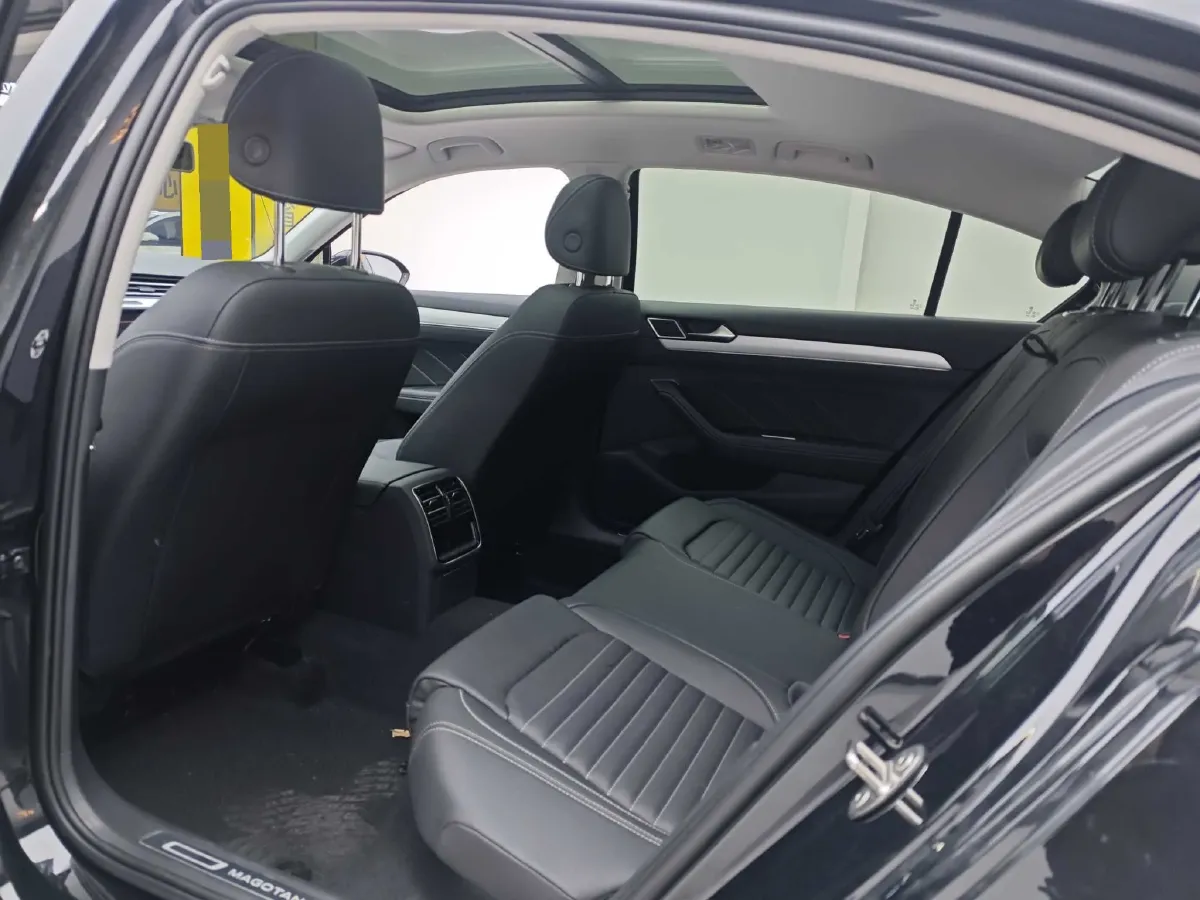 2023 Volkswagen Magotan 1.4T 150HP L4 7DCT,autocango,china used car exporter,china ev exporter,chinese used car exporter,chinese used ev exporter